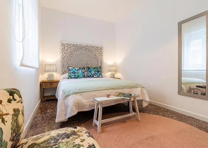 El Balcon De La Bodega - Luxurious Apartment In Jerez With Gym